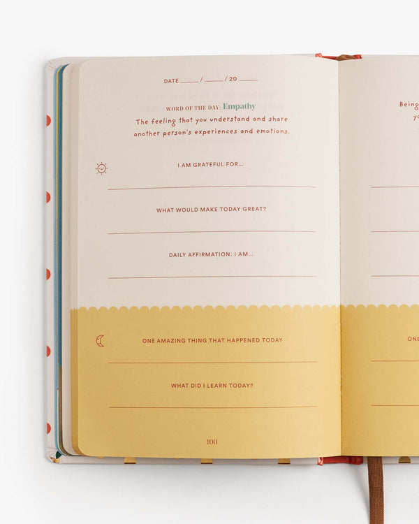 The five minute journal for kids – gratitude journal for children – diary to practice mindfulness and developing a positive attitude, learn new words, weekly challenges, reflect on learnings